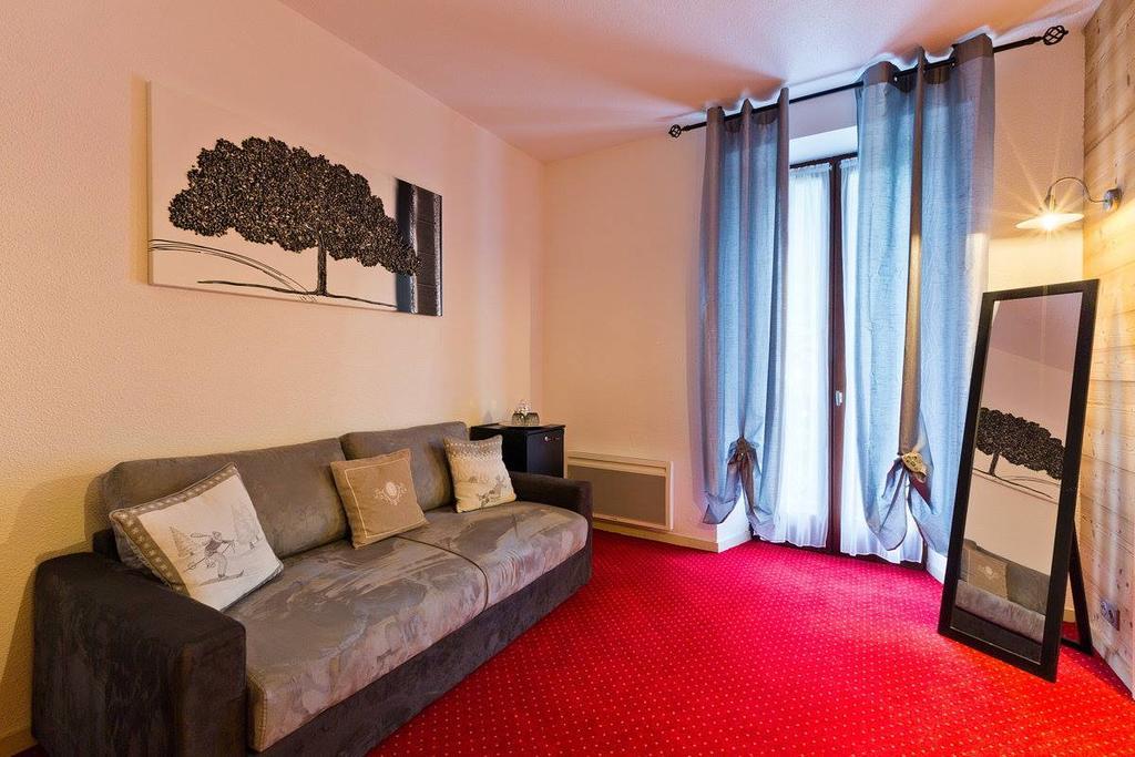 Hotel Le Bellevue Thollon-les-Memises Room photo